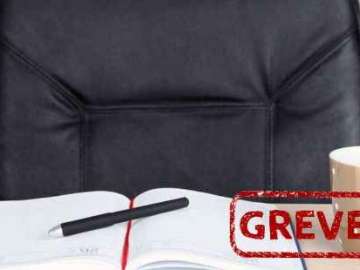 Caso o trabalhador faltar ou atrasar devido à greve, a empresa pode descontar do salário?